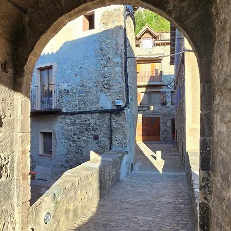 El Mussol De La Camprodon, Balconets Amb Vistes A La Placa *